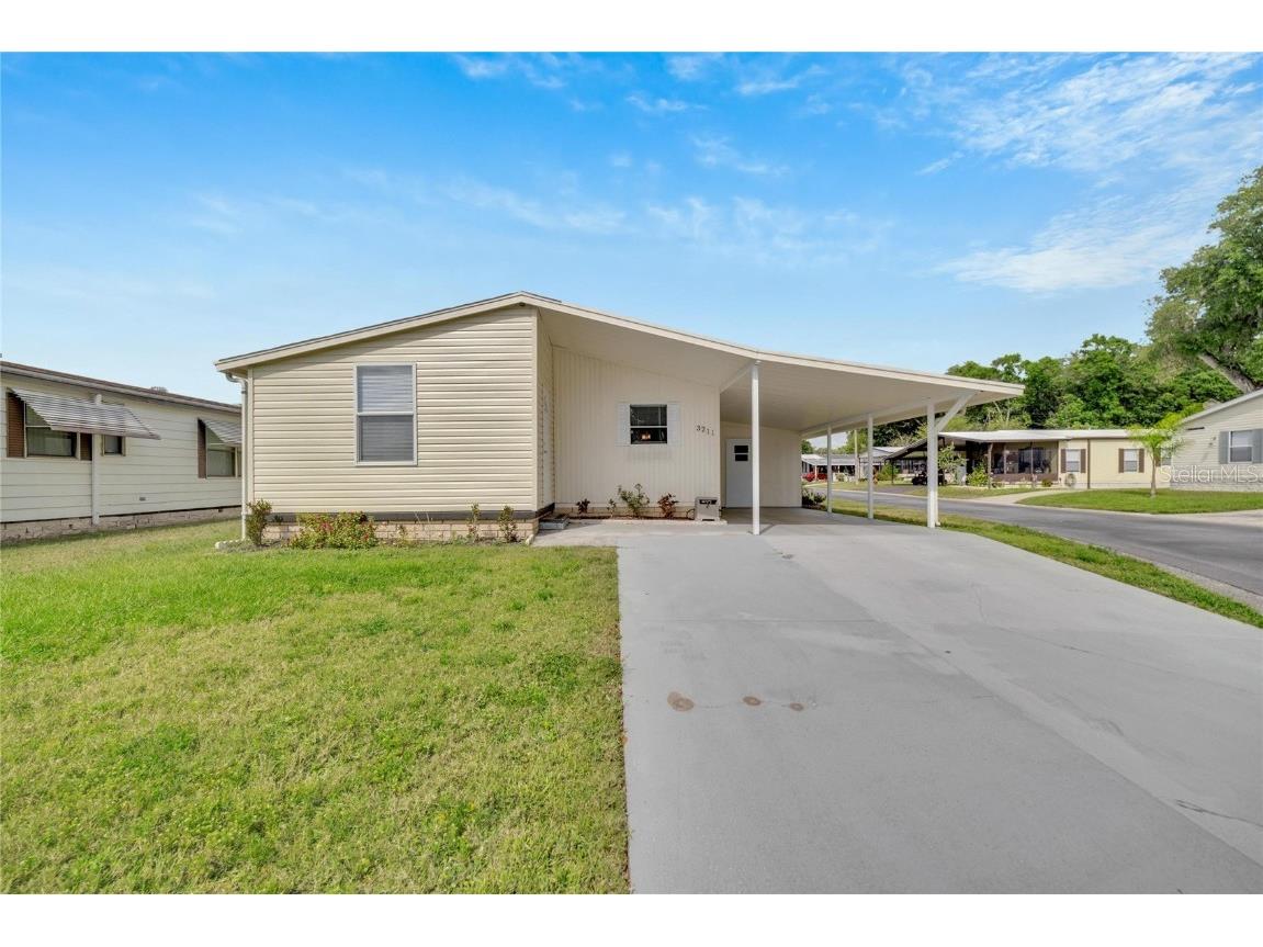 3211 Hidden Lake Drive Wesley Chapel FL 33543 T3517733 image1