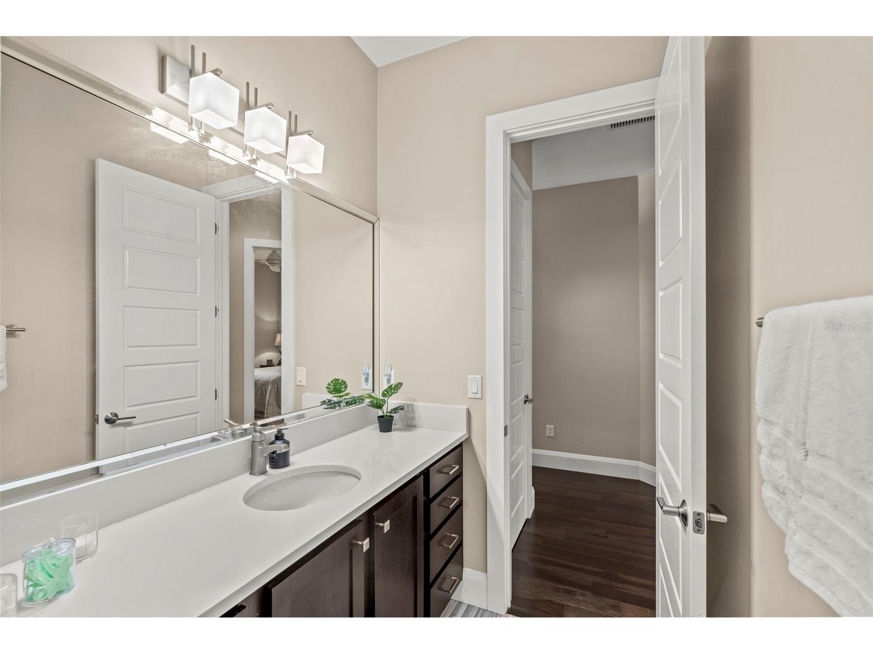 3211 W Bay Villa Avenue Tampa FL 33611 TB8491483 image44