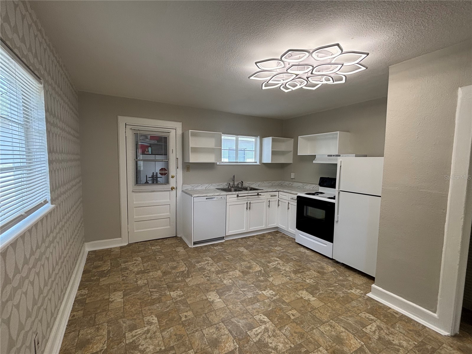 3211 W North A Street Tampa FL 33609 TB8497966 image9