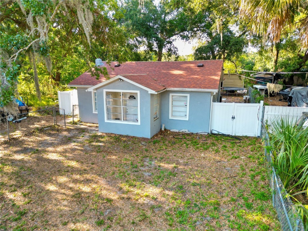 3212 E Henry Avenue Tampa FL 33610 TB8376372 image1