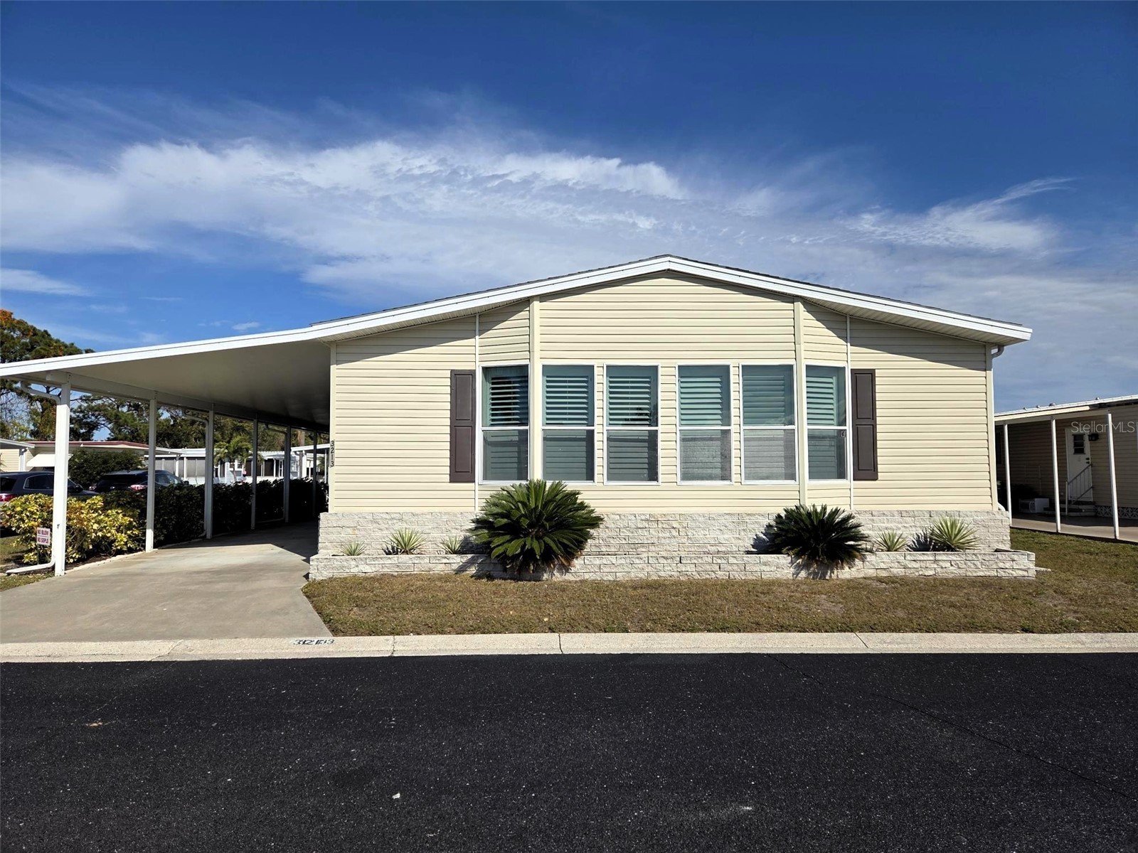 3213 Pink Oak Terrace Sarasota FL 34237 A4678175 image1