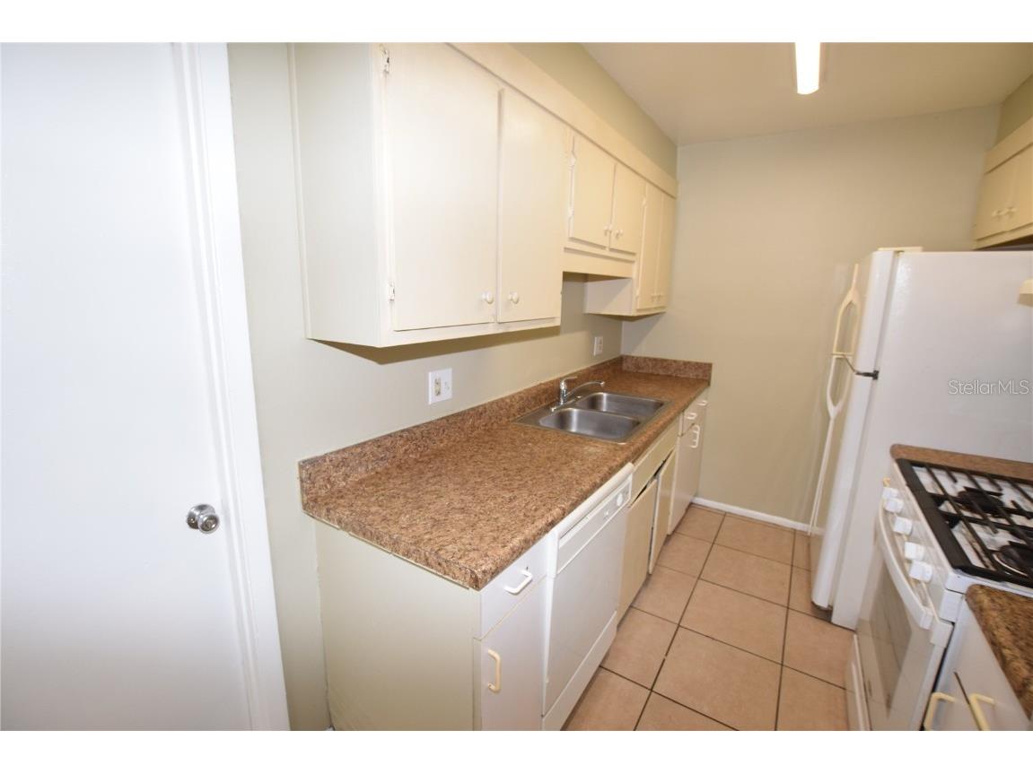 3213 Split Willow Drive Orlando FL 32808 O6337993 image8