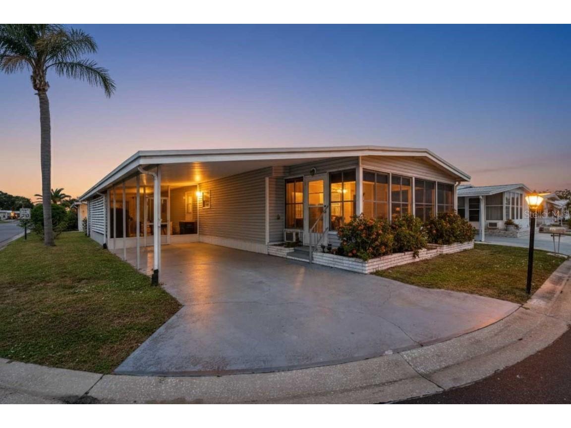 3213 Sumac Terrace Sarasota FL 34237 A4629971 image1