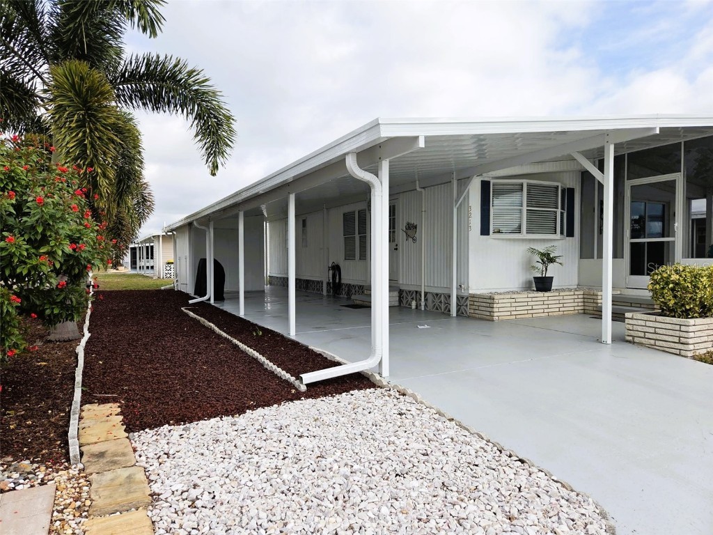 3213 Sycamore Terrace Sarasota FL 34237 A4674361 image2