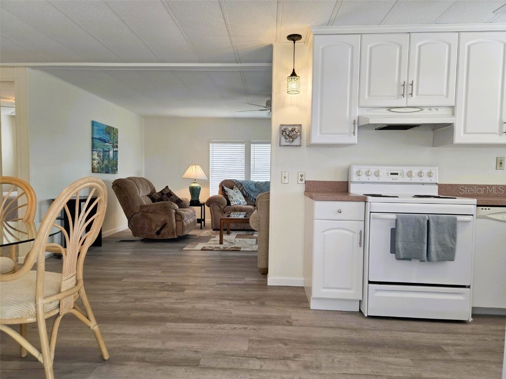 3213 Sycamore Terrace Sarasota FL 34237 A4674361 image9