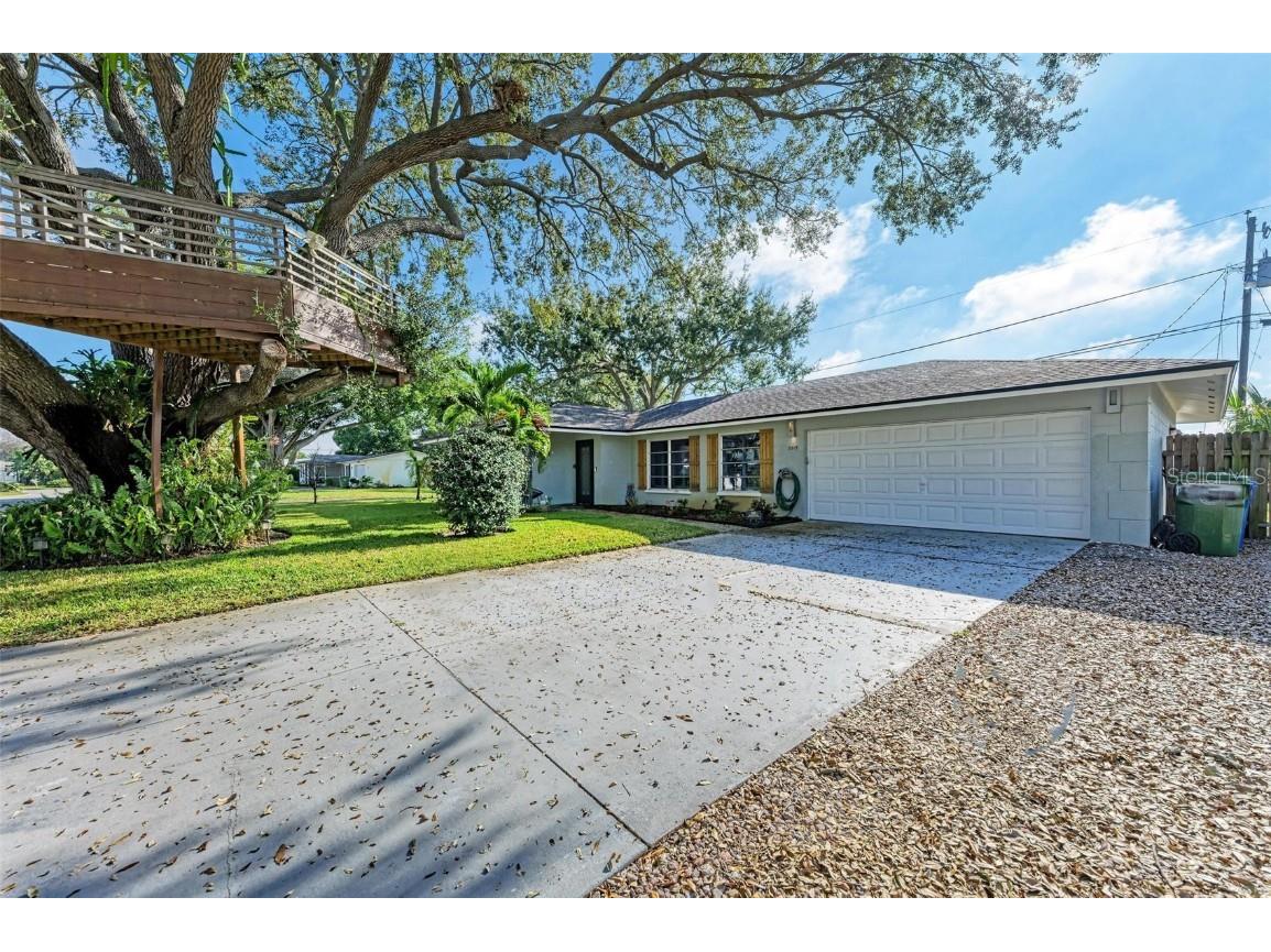 3213 York Drive W Bradenton FL 34205 A4598193 image1