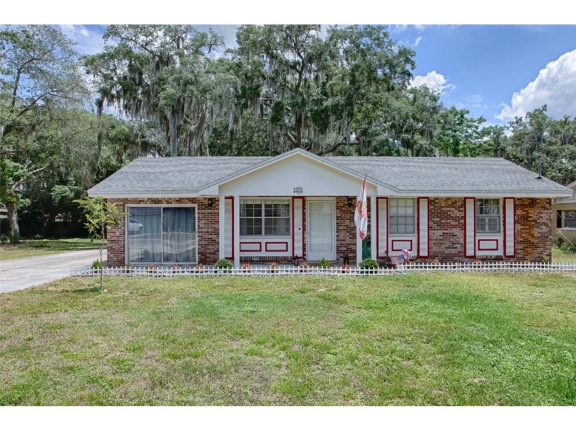 32136 Mark Avenue Tavares FL 32778 - LAKE HARRIS O6202835 image1
