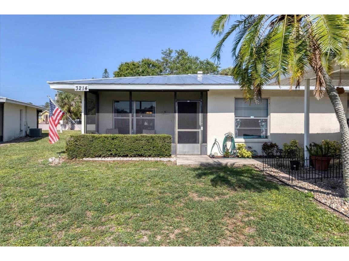 3214 Ramblewood Circle Sarasota FL 34237 A4570896 image1
