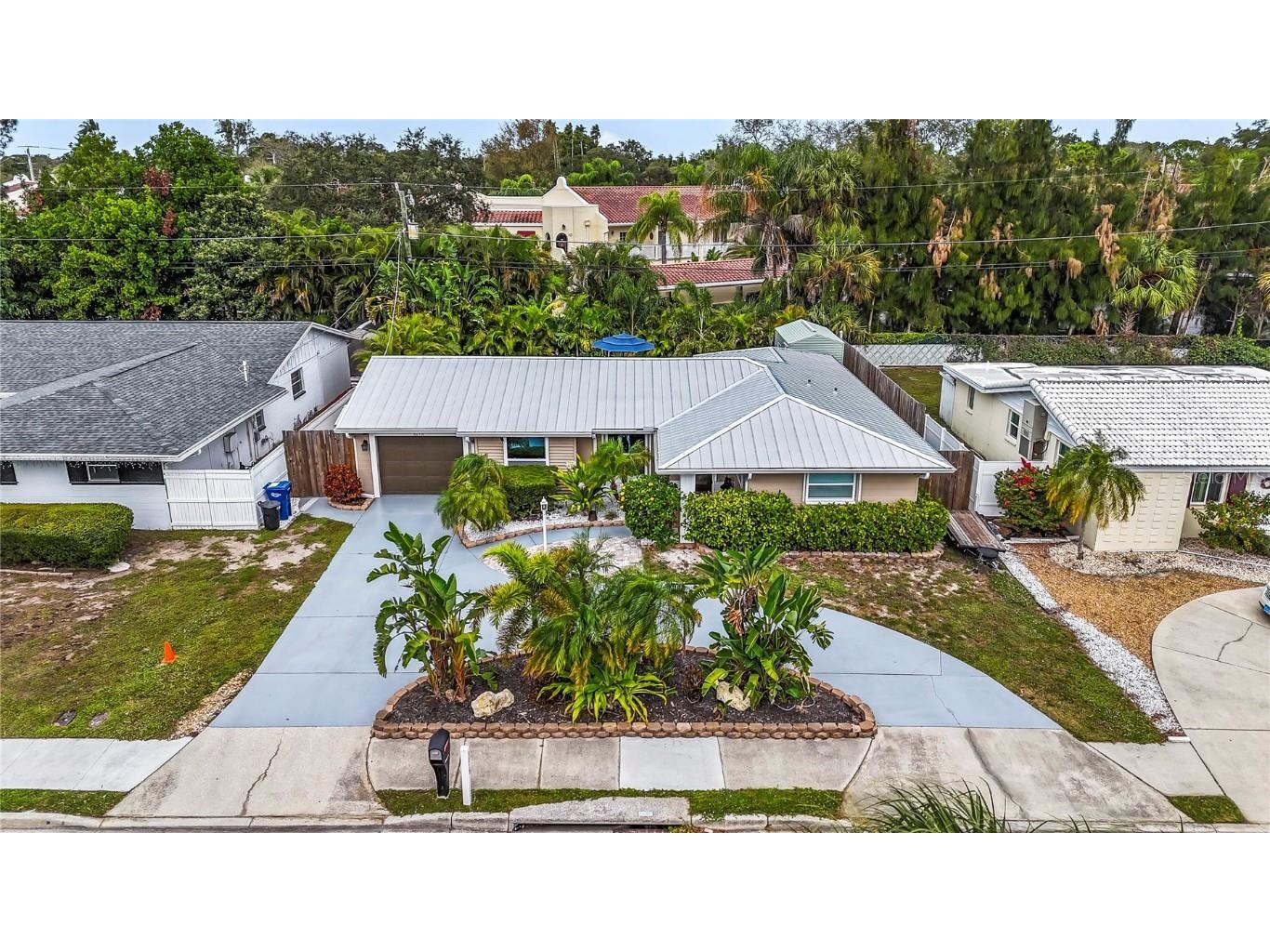 3215 Bayshore Gardens Parkway Bradenton FL 34207 T3532540 image1