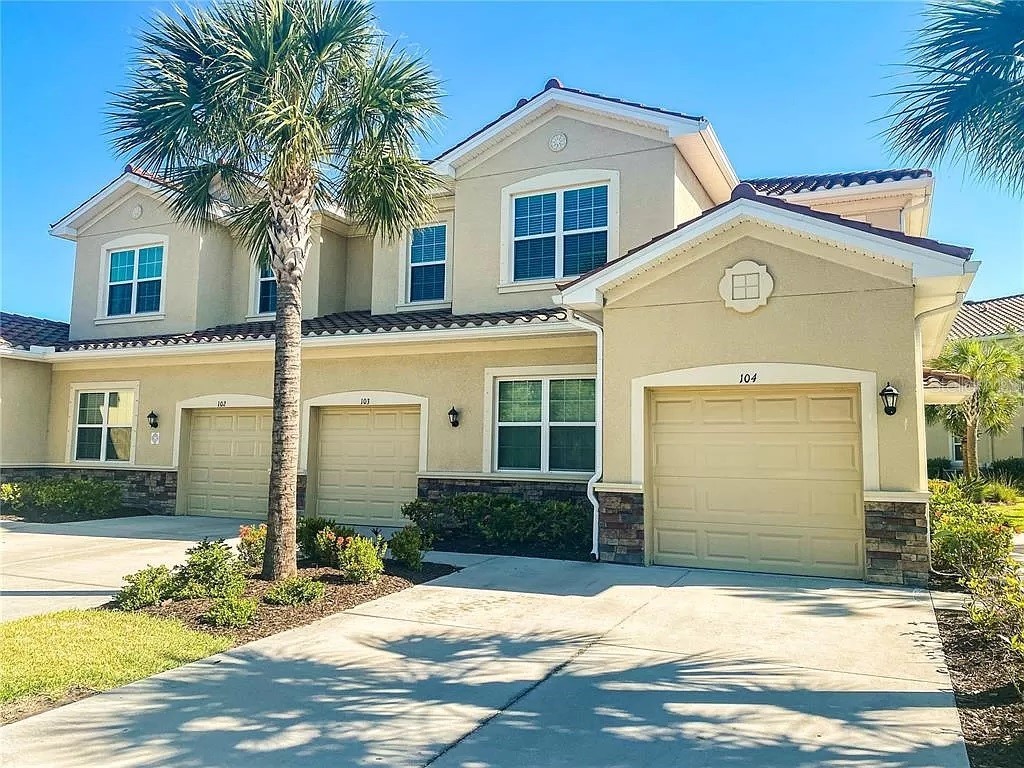 3215 Oriole Drive #104 Sarasota FL 34243 A4586853 image1
