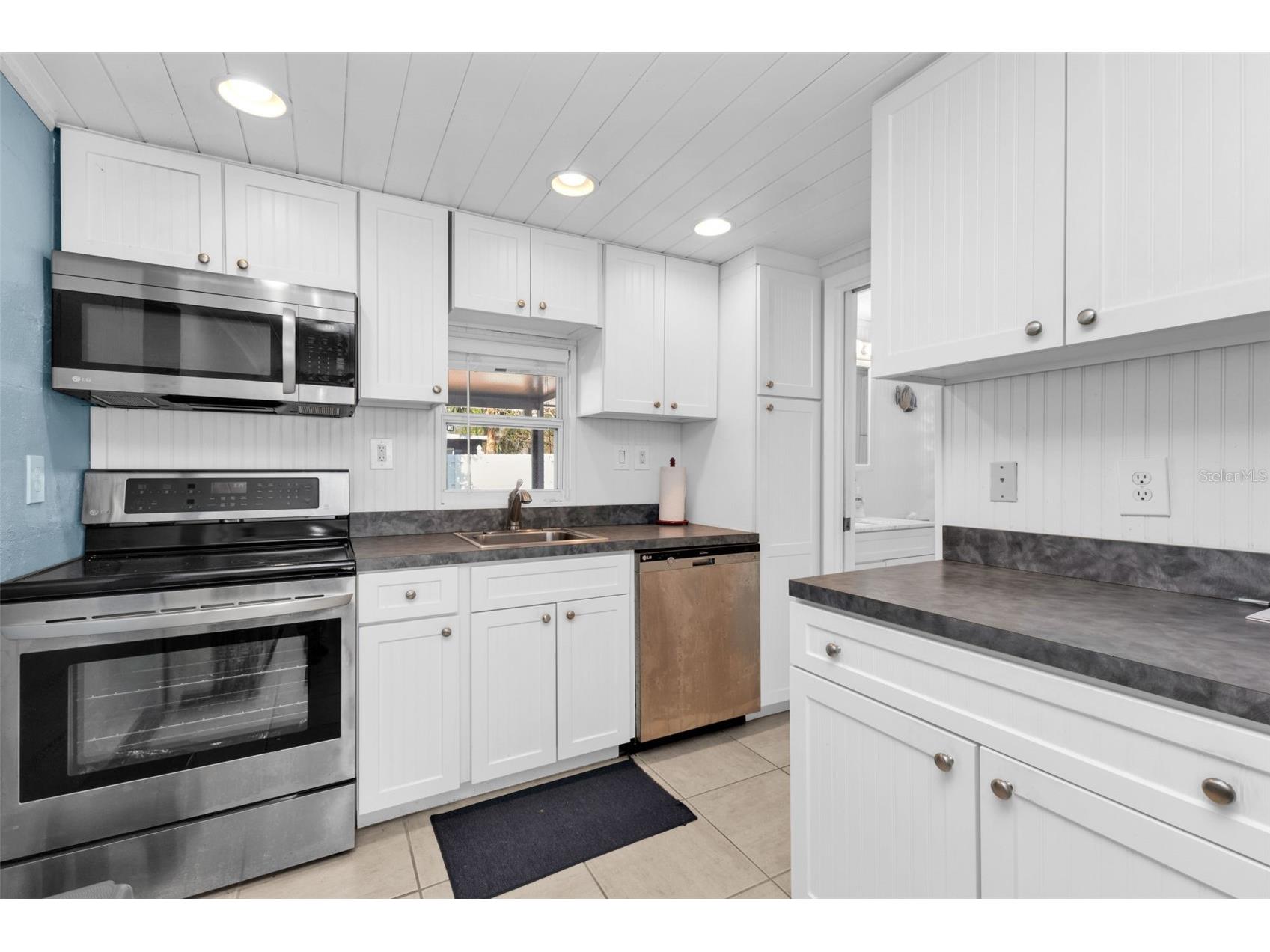 3215 Park Drive Punta Gorda FL 33982 C7522626 image3