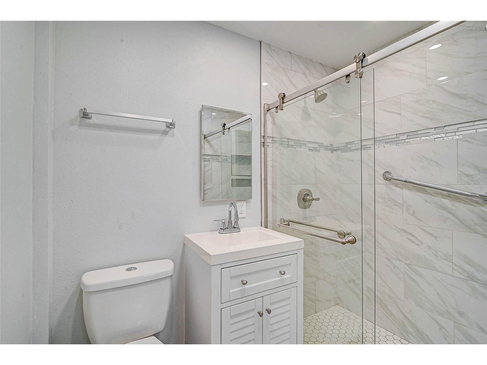 3215 Pine Valley Drive Sarasota FL 34239 A4695558 image11