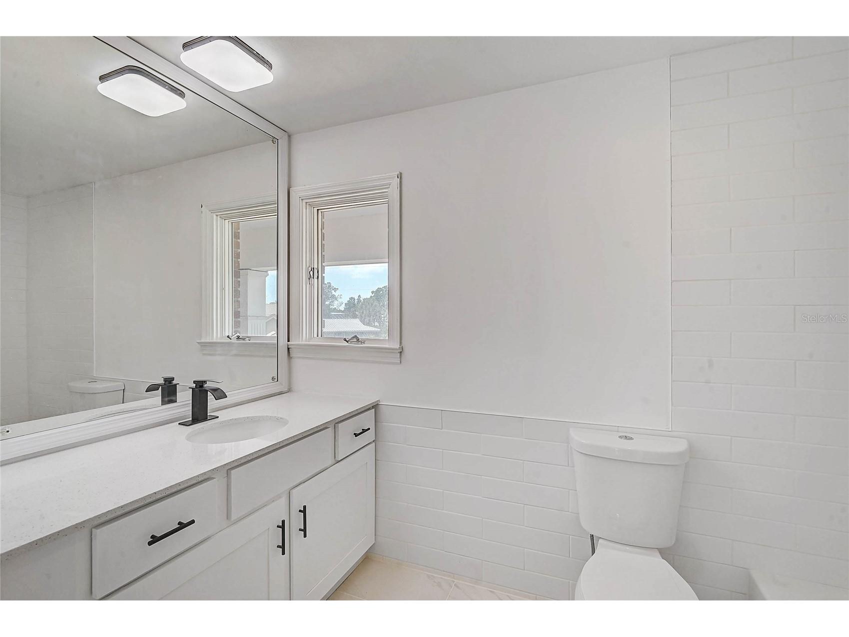 3215 Pine Valley Drive Sarasota FL 34239 A4695558 image25