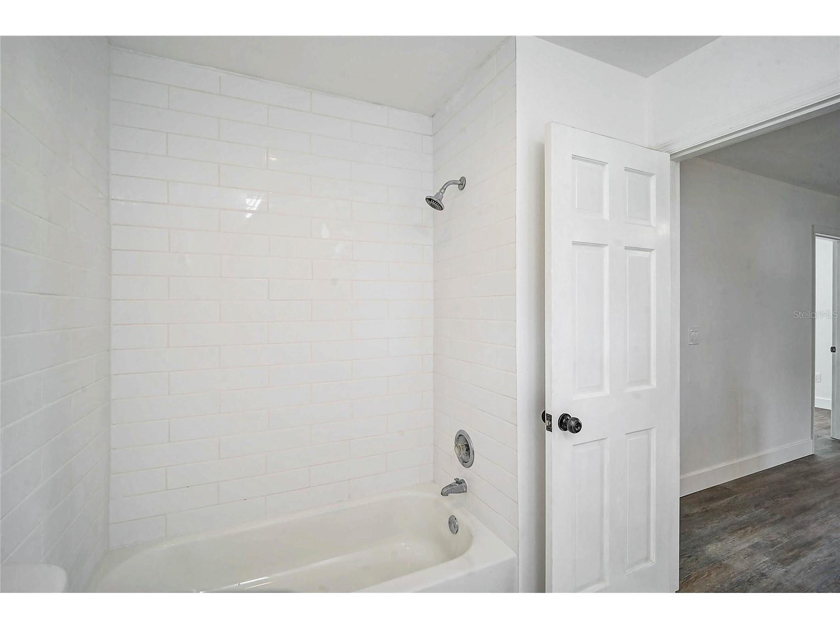 3215 Pine Valley Drive Sarasota FL 34239 A4695558 image26