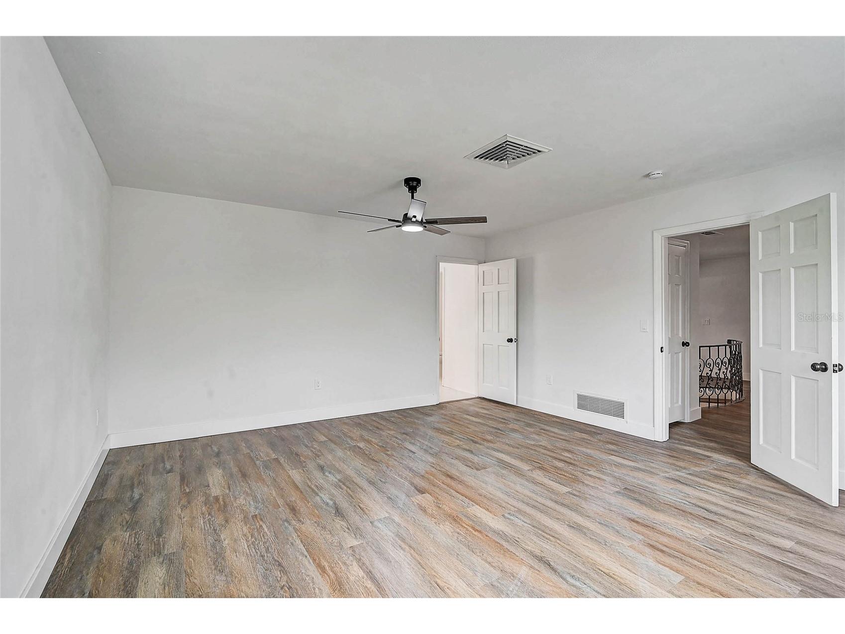 3215 Pine Valley Drive Sarasota FL 34239 A4695558 image33