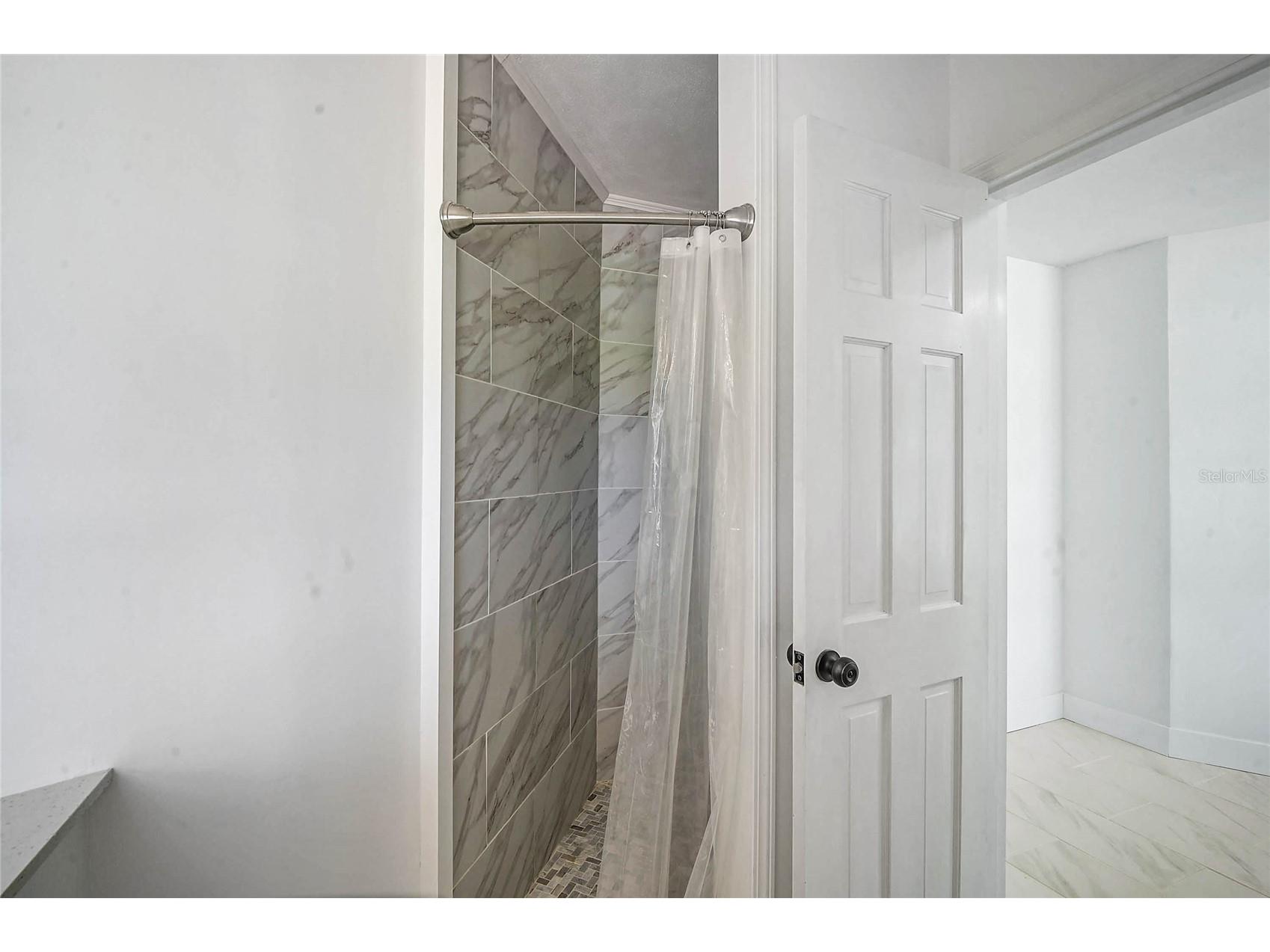3215 Pine Valley Drive Sarasota FL 34239 A4695558 image38