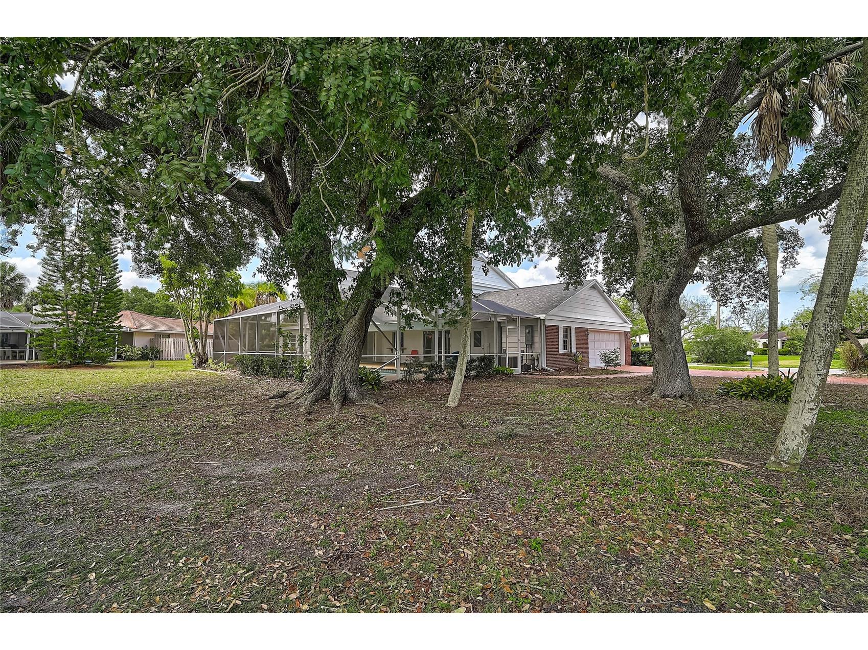 3215 Pine Valley Drive Sarasota FL 34239 A4695558 image47