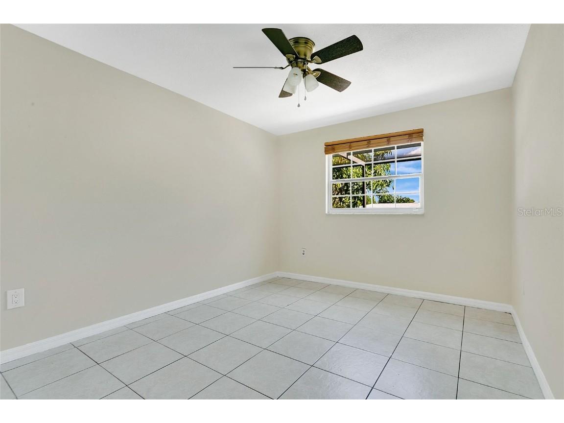 3217 Castle Oak Avenue Orlando FL 32808 O6309896 image16