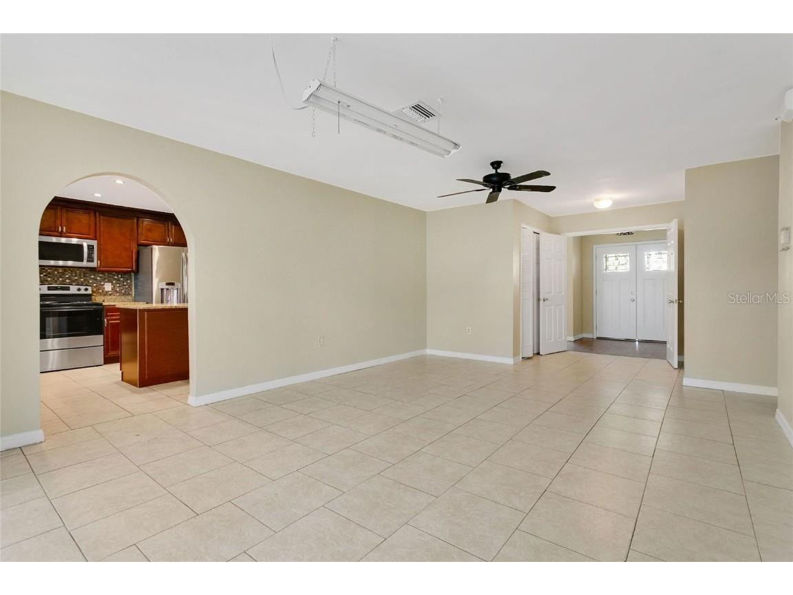 3217 Castle Oak Avenue Orlando FL 32808 O6309896 image5