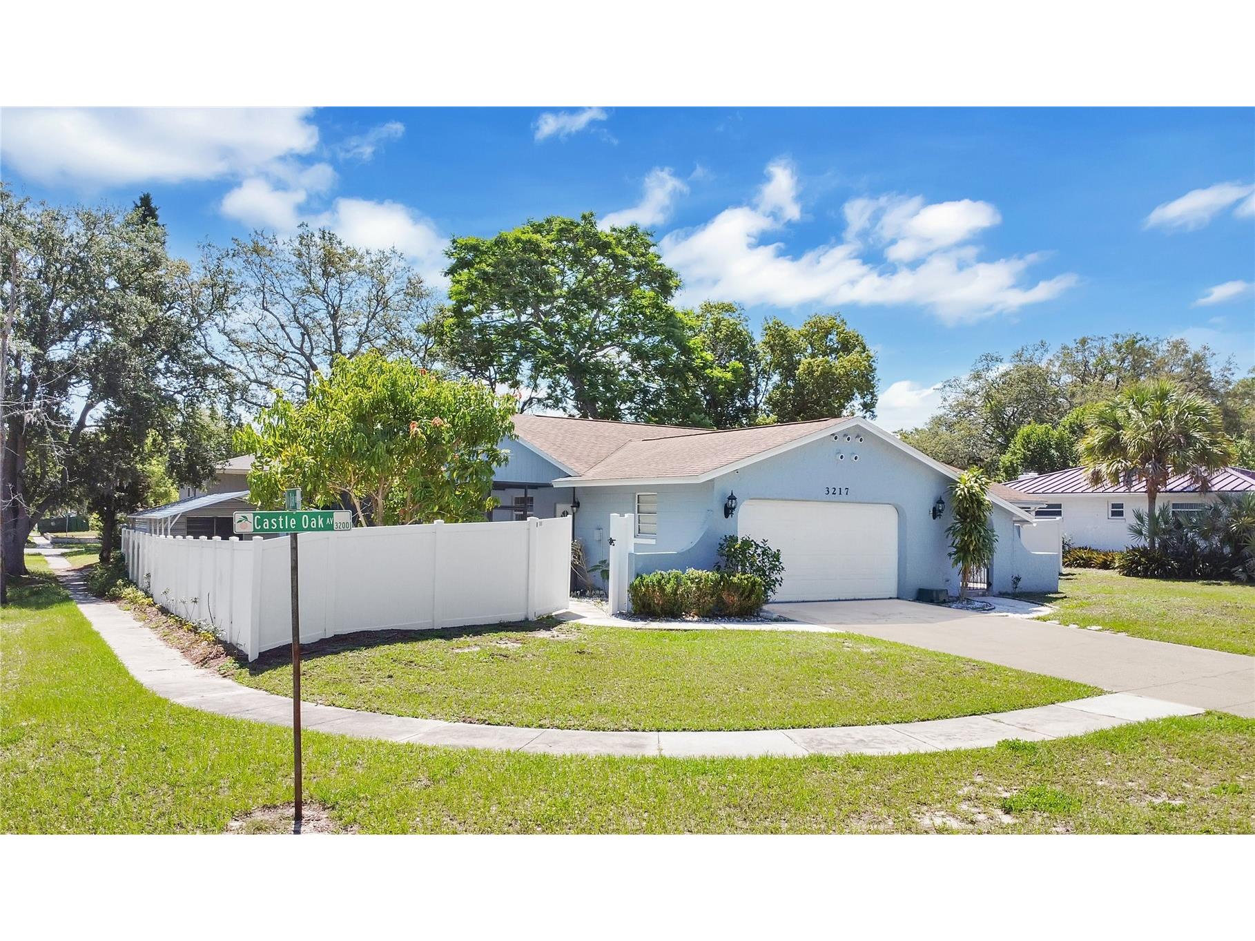 3217 Castle Oak Avenue Orlando FL 32808 O6374268 image1