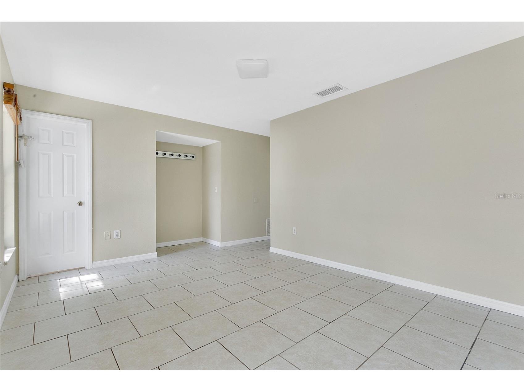 3217 Castle Oak Avenue Orlando FL 32808 O6374268 image13