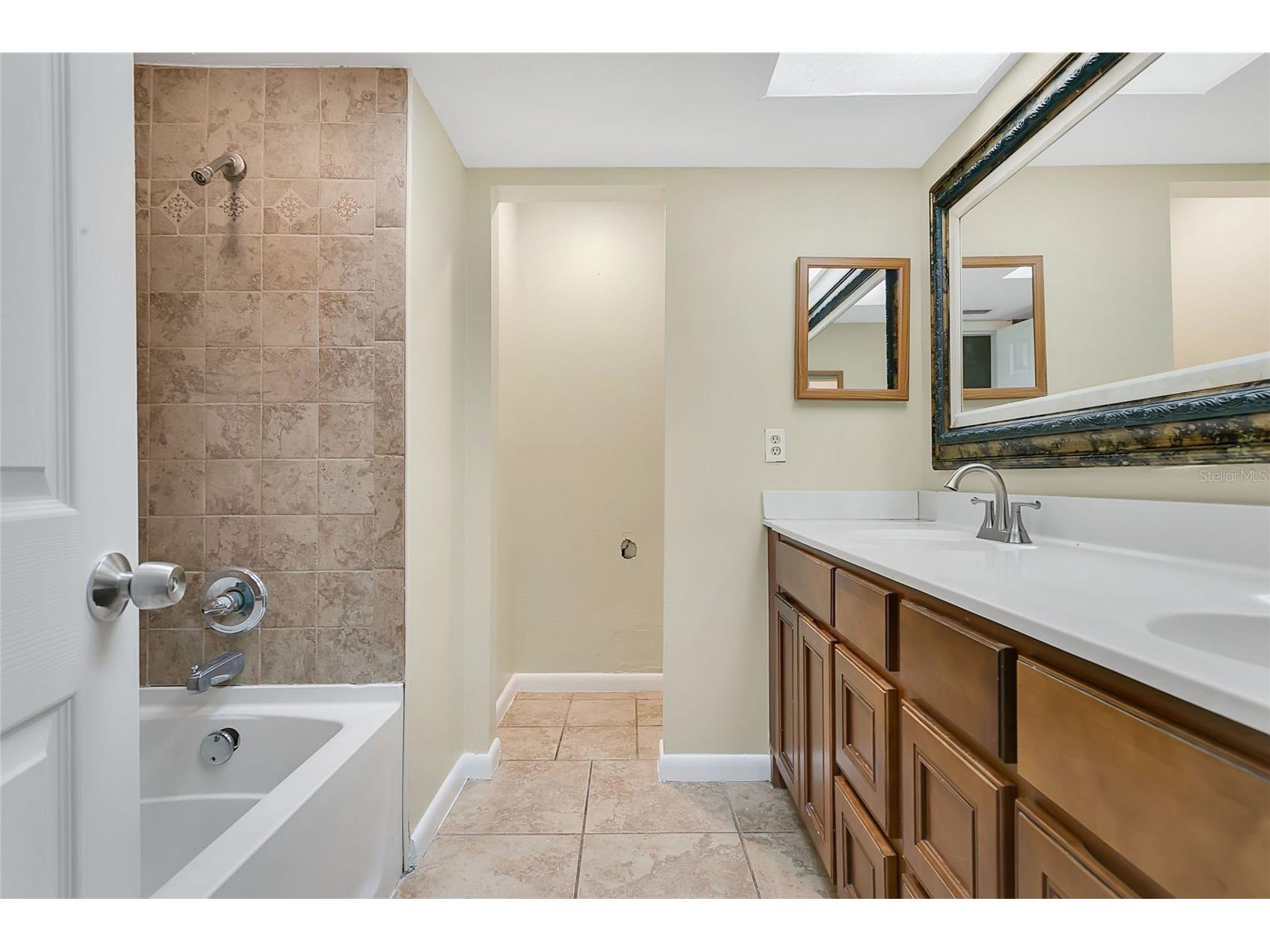 3217 Castle Oak Avenue Orlando FL 32808 O6374268 image15