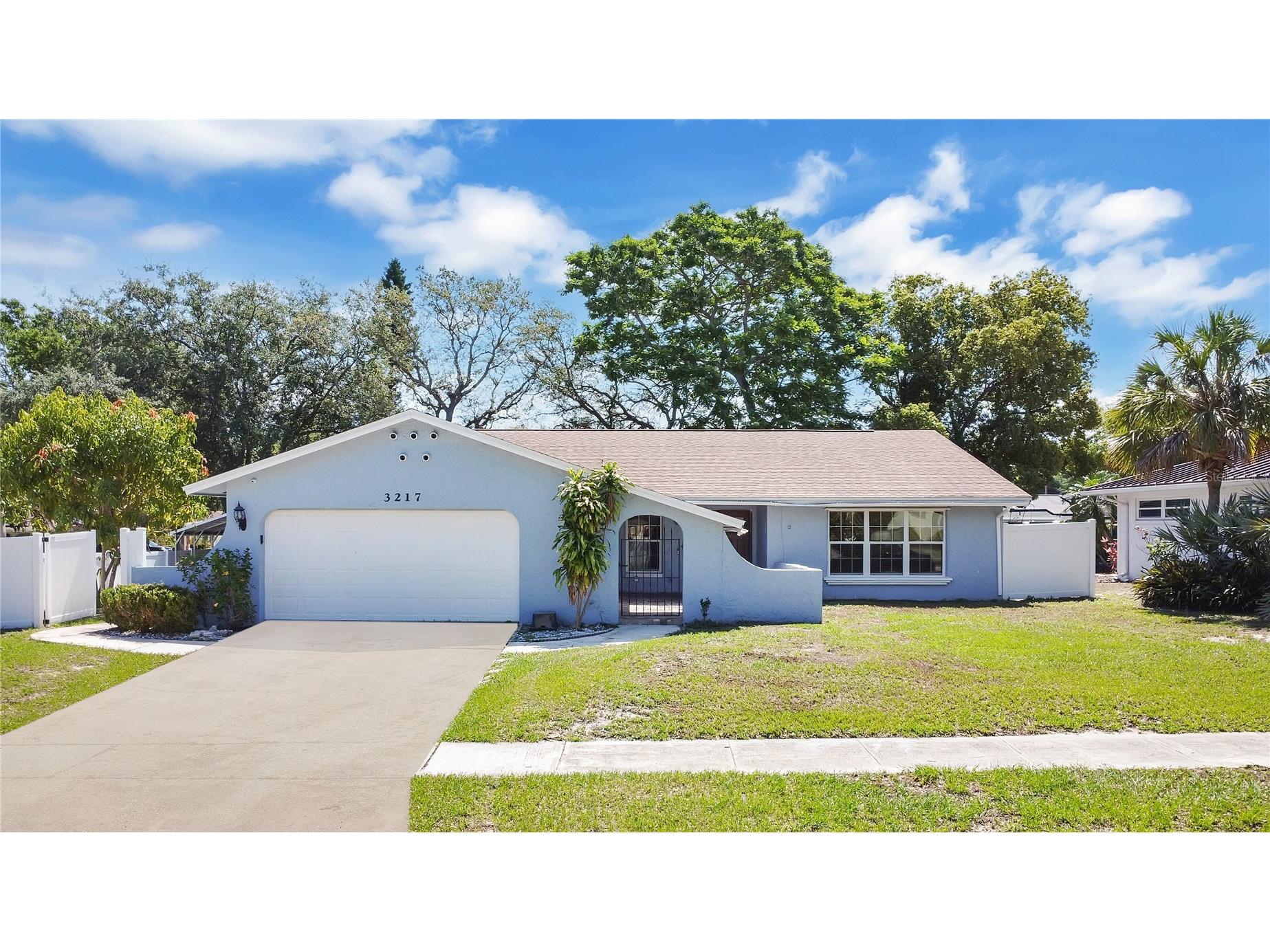 3217 Castle Oak Avenue Orlando FL 32808 O6374268 image2