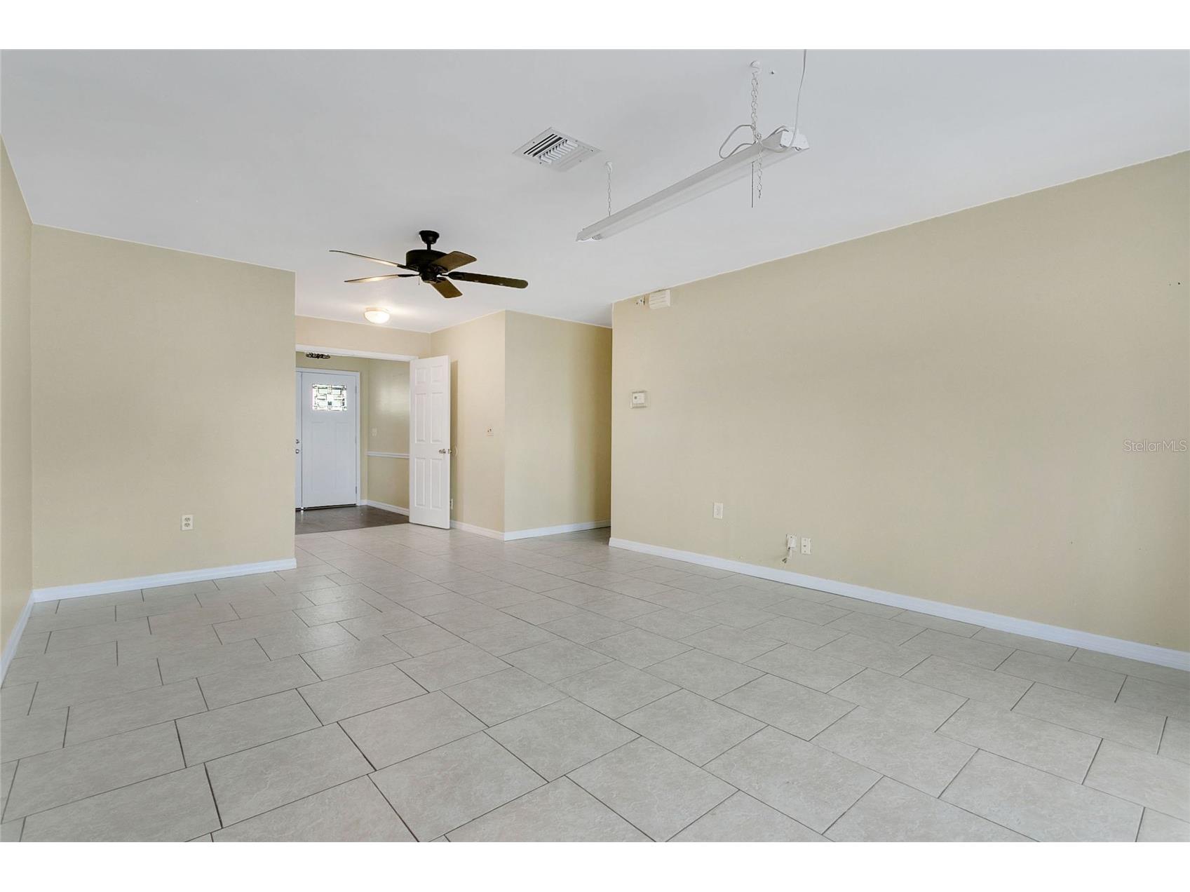 3217 Castle Oak Avenue Orlando FL 32808 O6374268 image8