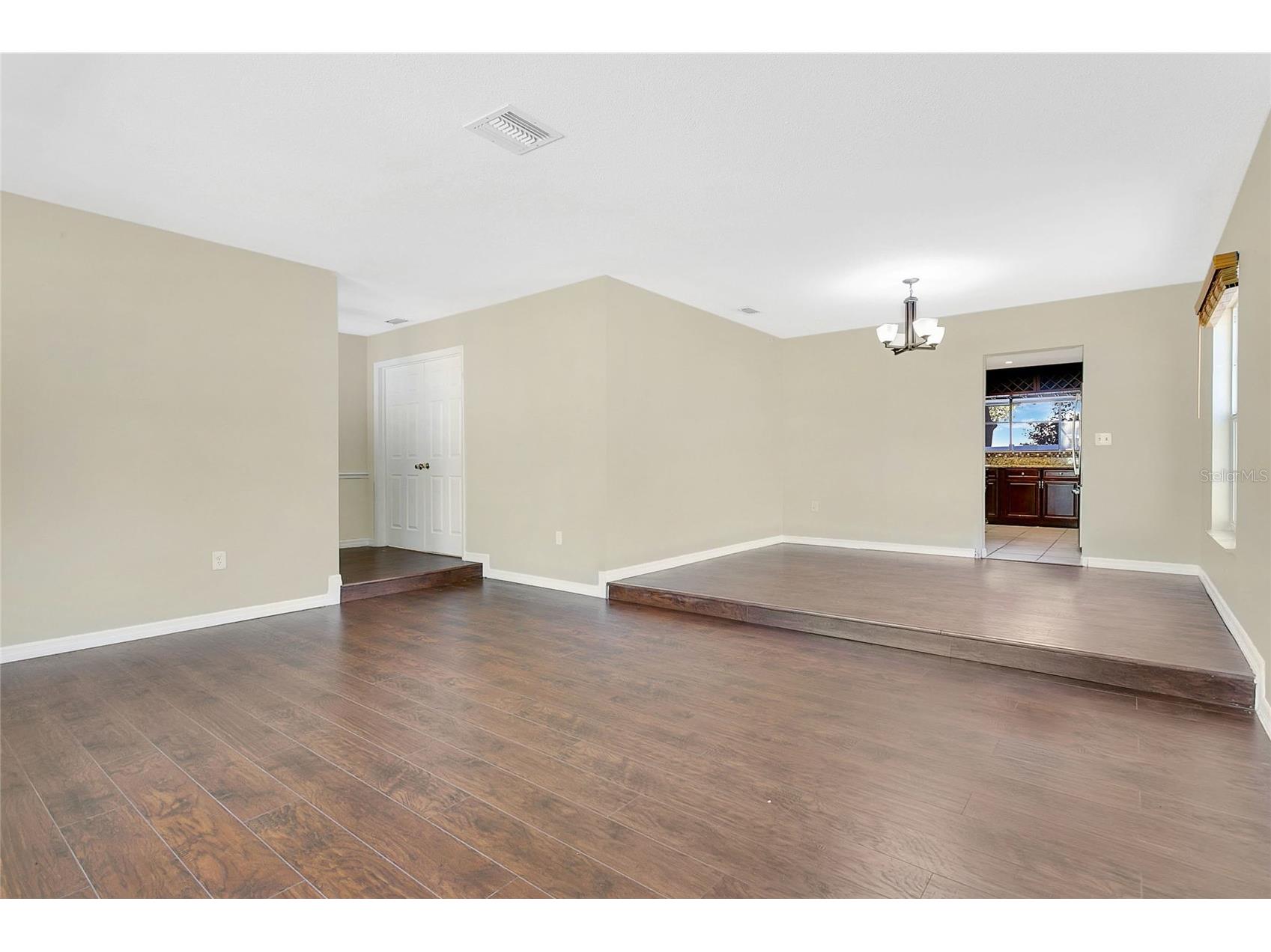 3217 Castle Oak Avenue Orlando FL 32808 O6374268 image9