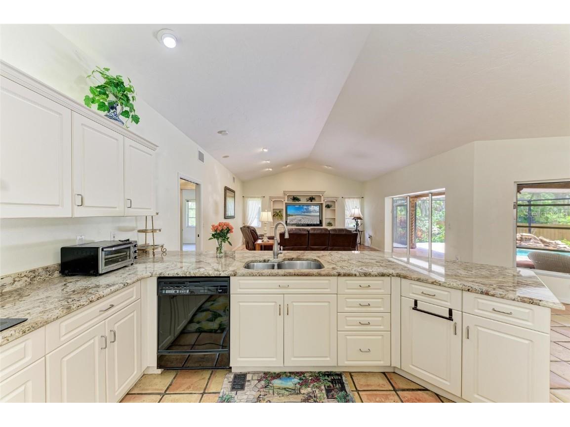 3217 Oak Grove Drive Sarasota FL 34243 A4656185 image24