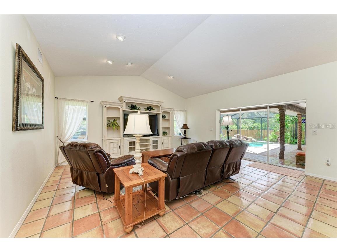 3217 Oak Grove Drive Sarasota FL 34243 A4656185 image28