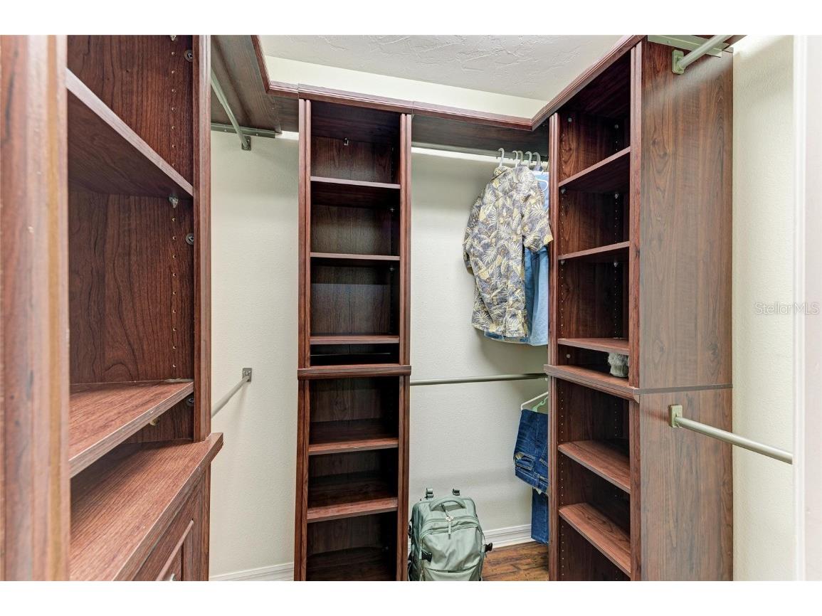 3217 Oak Grove Drive Sarasota FL 34243 A4656185 image35