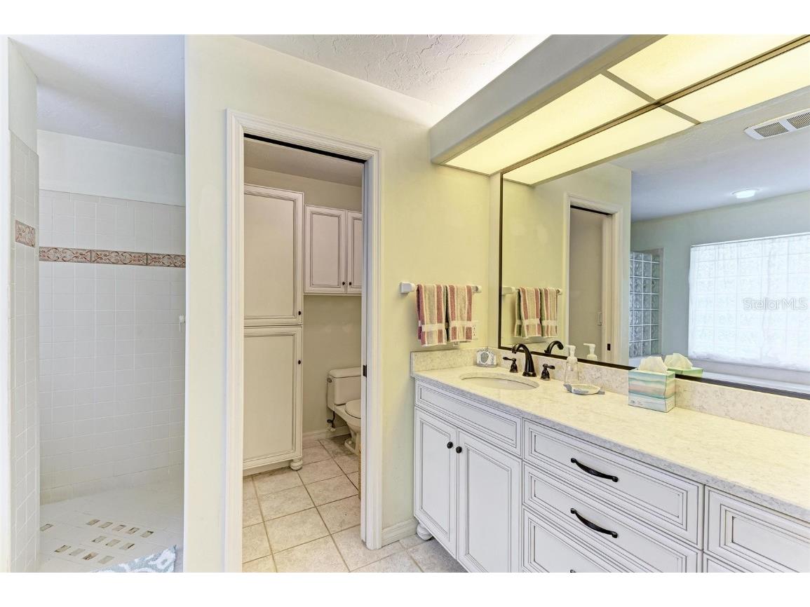 3217 Oak Grove Drive Sarasota FL 34243 A4656185 image36