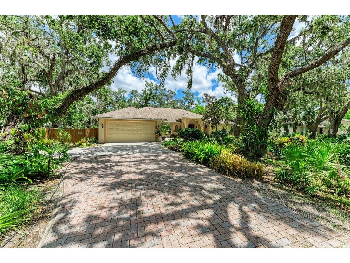 3217 Oak Grove Drive Sarasota FL 34243 A4656185 image4