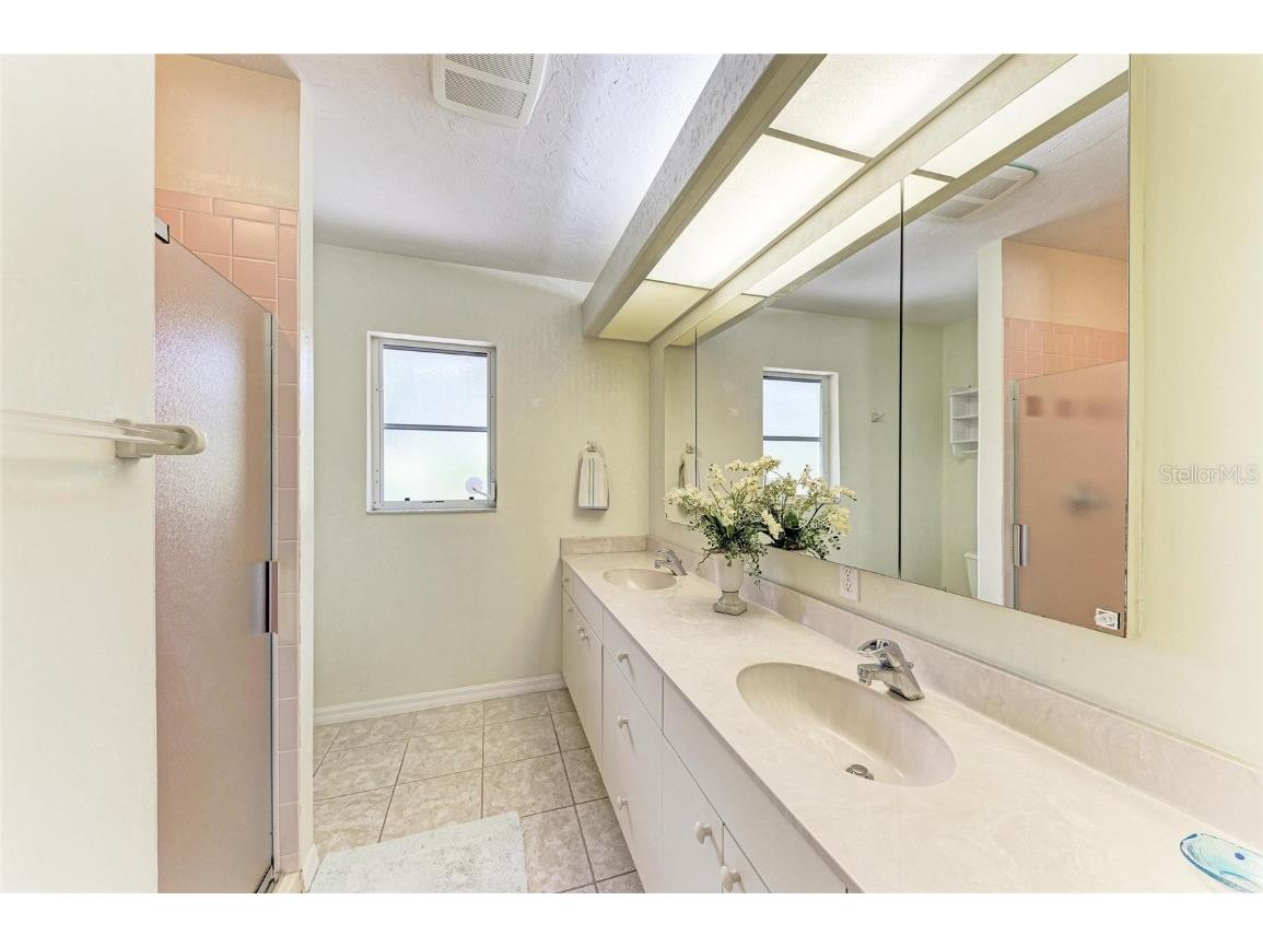 3217 Oak Grove Drive Sarasota FL 34243 A4656185 image41