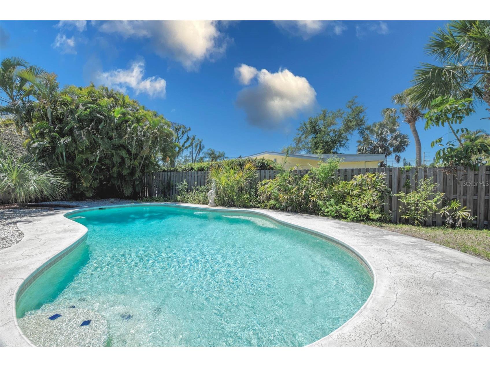 3217 Restful Lane Sarasota FL 34231 A4697554 image1
