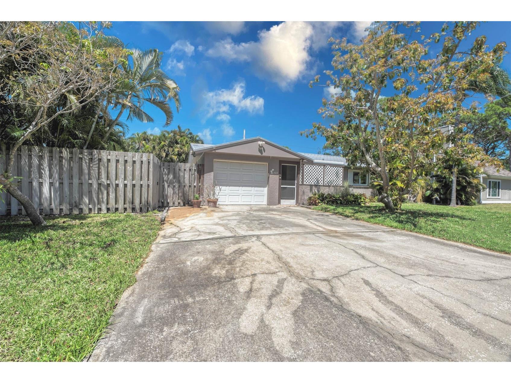 3217 Restful Lane Sarasota FL 34231 A4697554 image2
