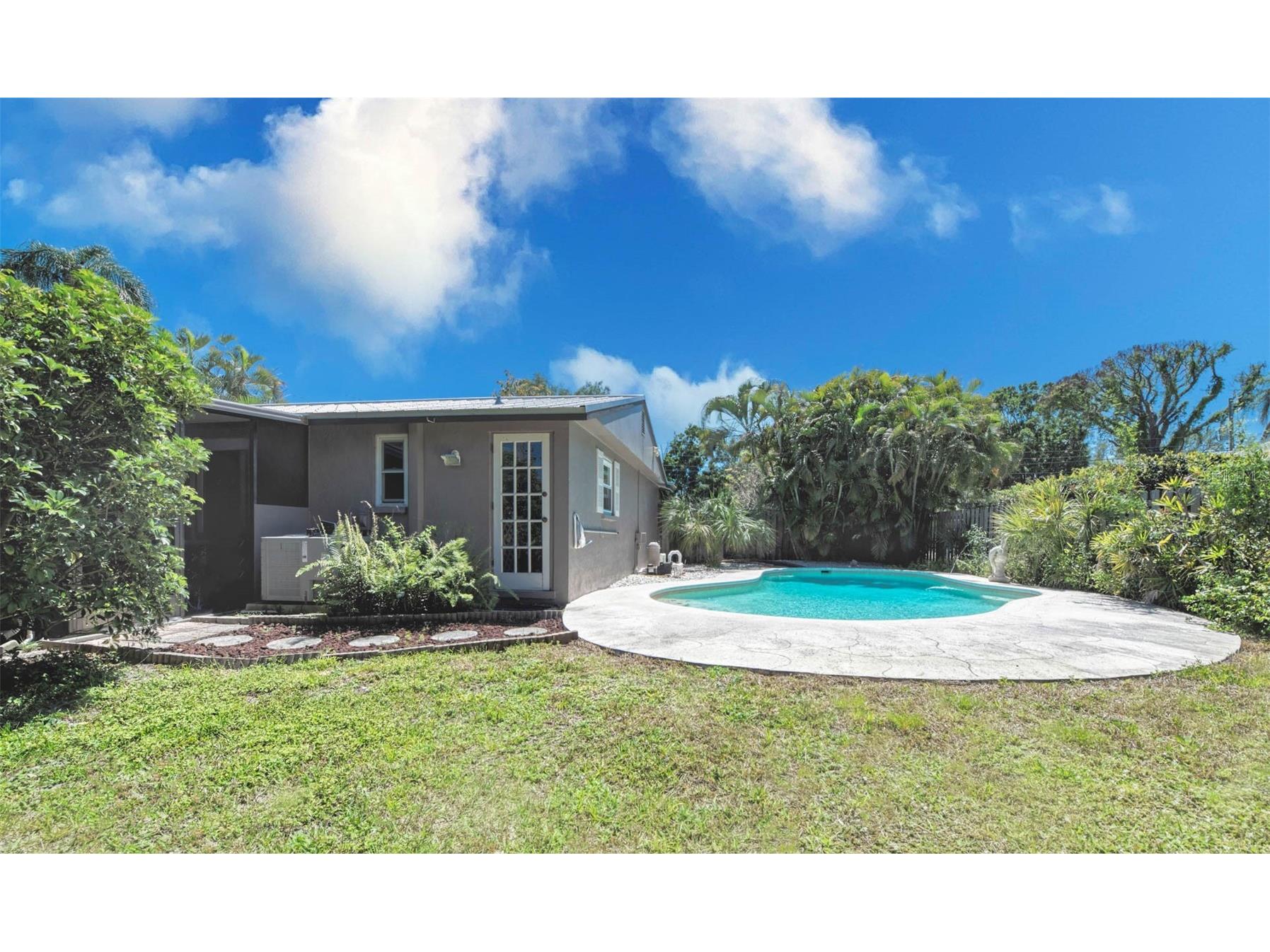 3217 Restful Lane Sarasota FL 34231 A4697554 image3