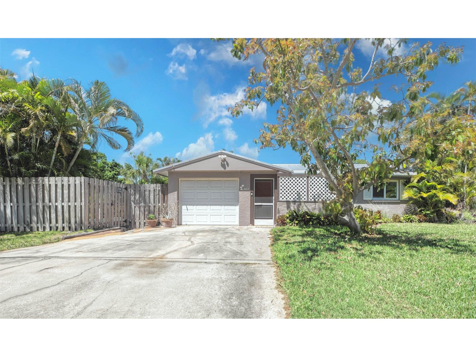 3217 Restful Lane Sarasota FL 34231 A4697554 image6