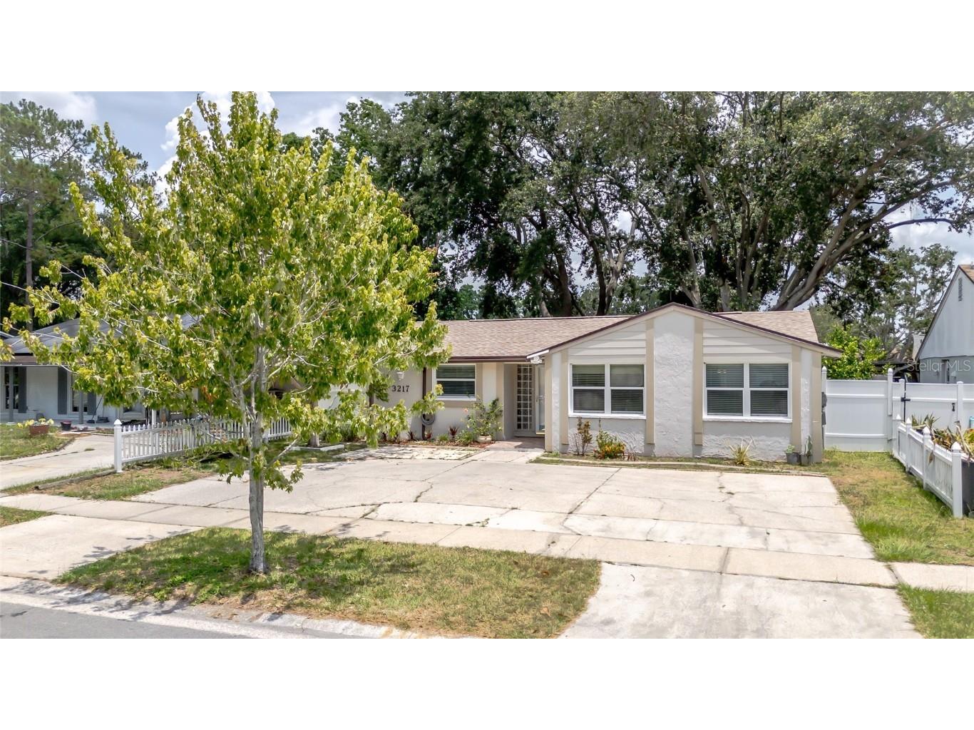 3217 Saddlebrook Avenue Tampa FL 33618 TB8391780 image1