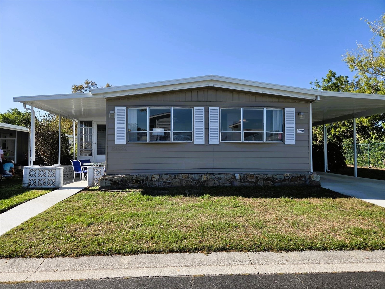 3218 Oakwood Boulevard S Sarasota FL 34237 A4687148 image1