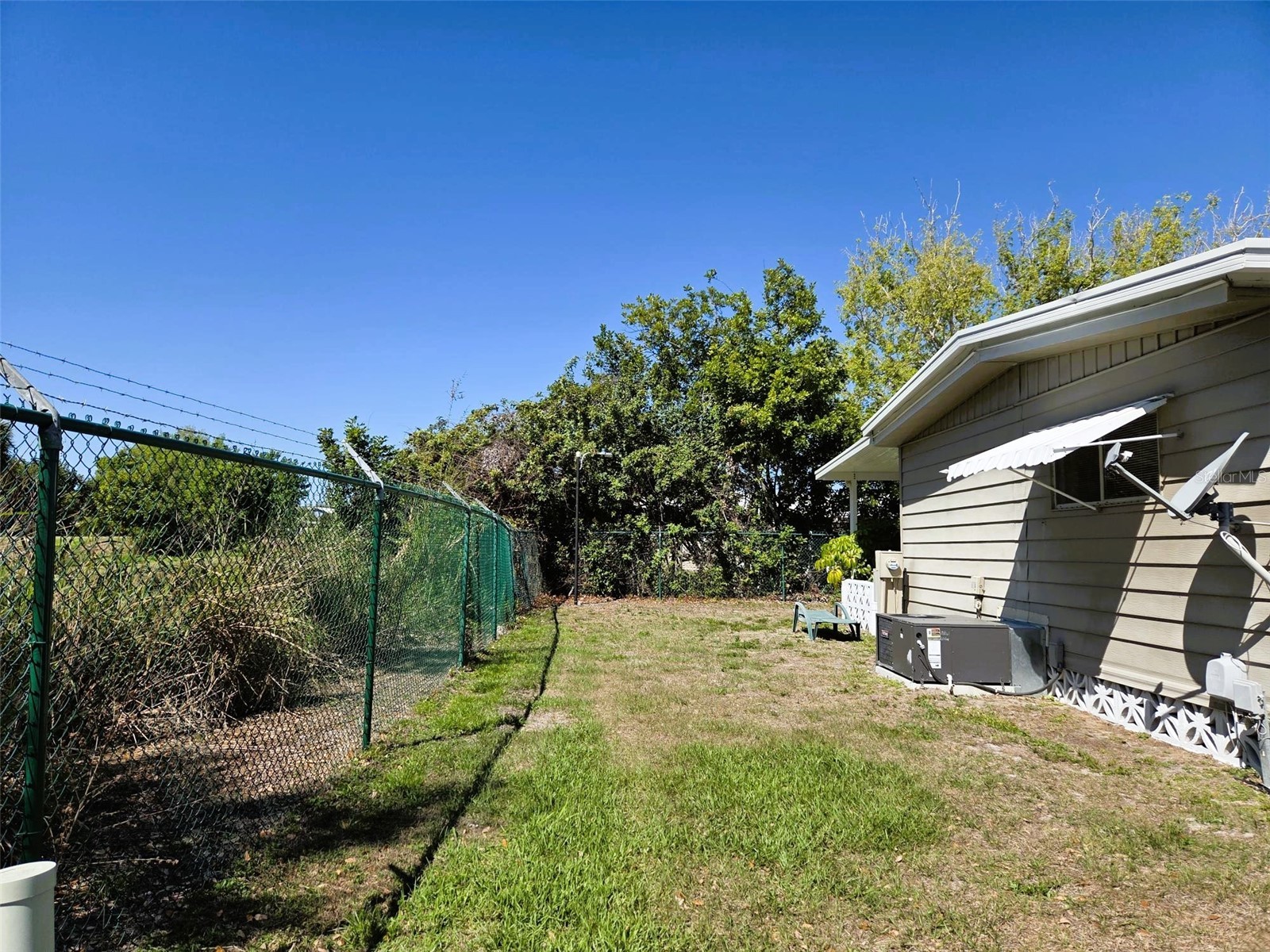 3218 Oakwood Boulevard S Sarasota FL 34237 A4687148 image35