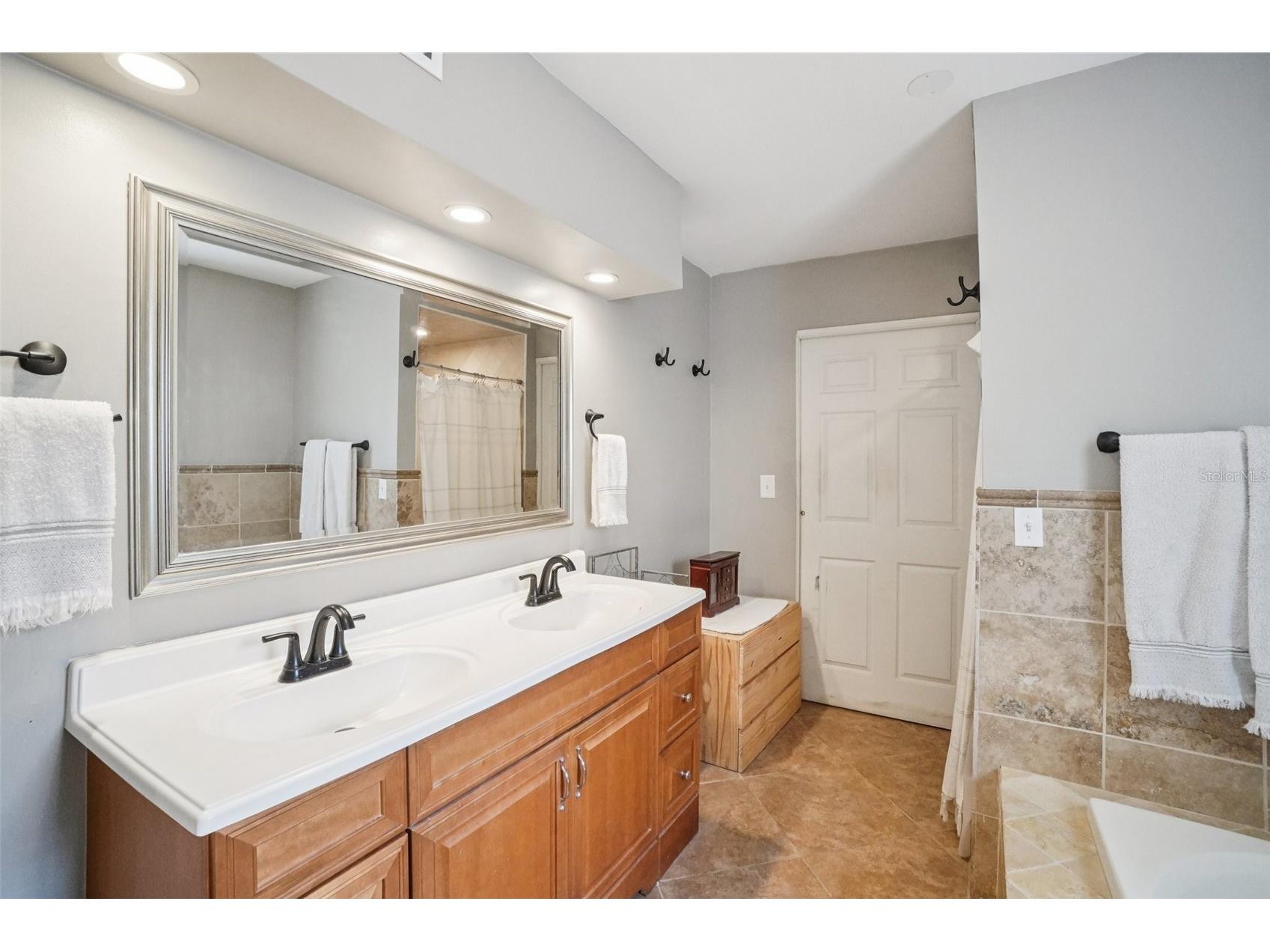 3218 W Oakellar Avenue Tampa FL 33611 TB8492012 image25