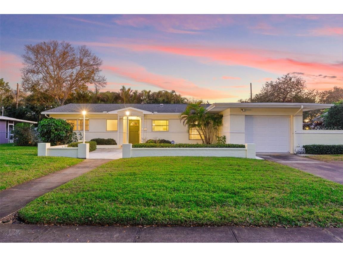 322 Bayview Drive NE Saint Petersburg FL 33704 U8197697 image1