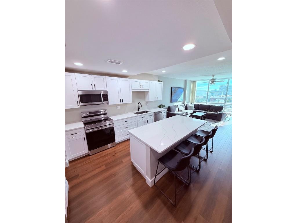 322 E Central Boulevard #1207 Orlando FL 32801 OM708812 image6