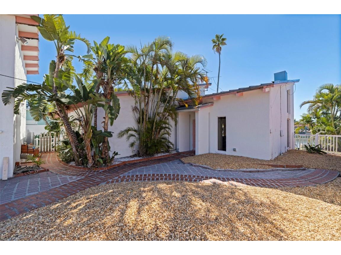 322 Hermosita Drive Saint Pete Beach FL 33706 TB8438897 image14
