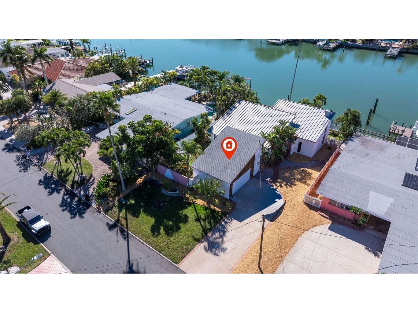 322 Hermosita Drive Saint Pete Beach FL 33706 TB8438897 image2