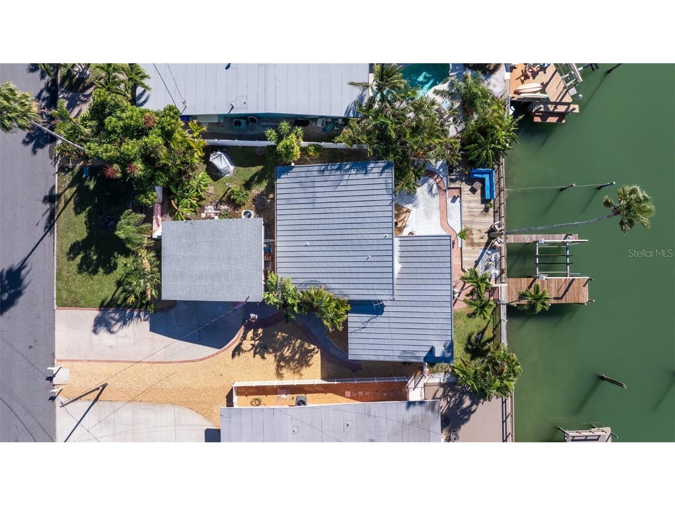 322 Hermosita Drive Saint Pete Beach FL 33706 TB8438897 image3