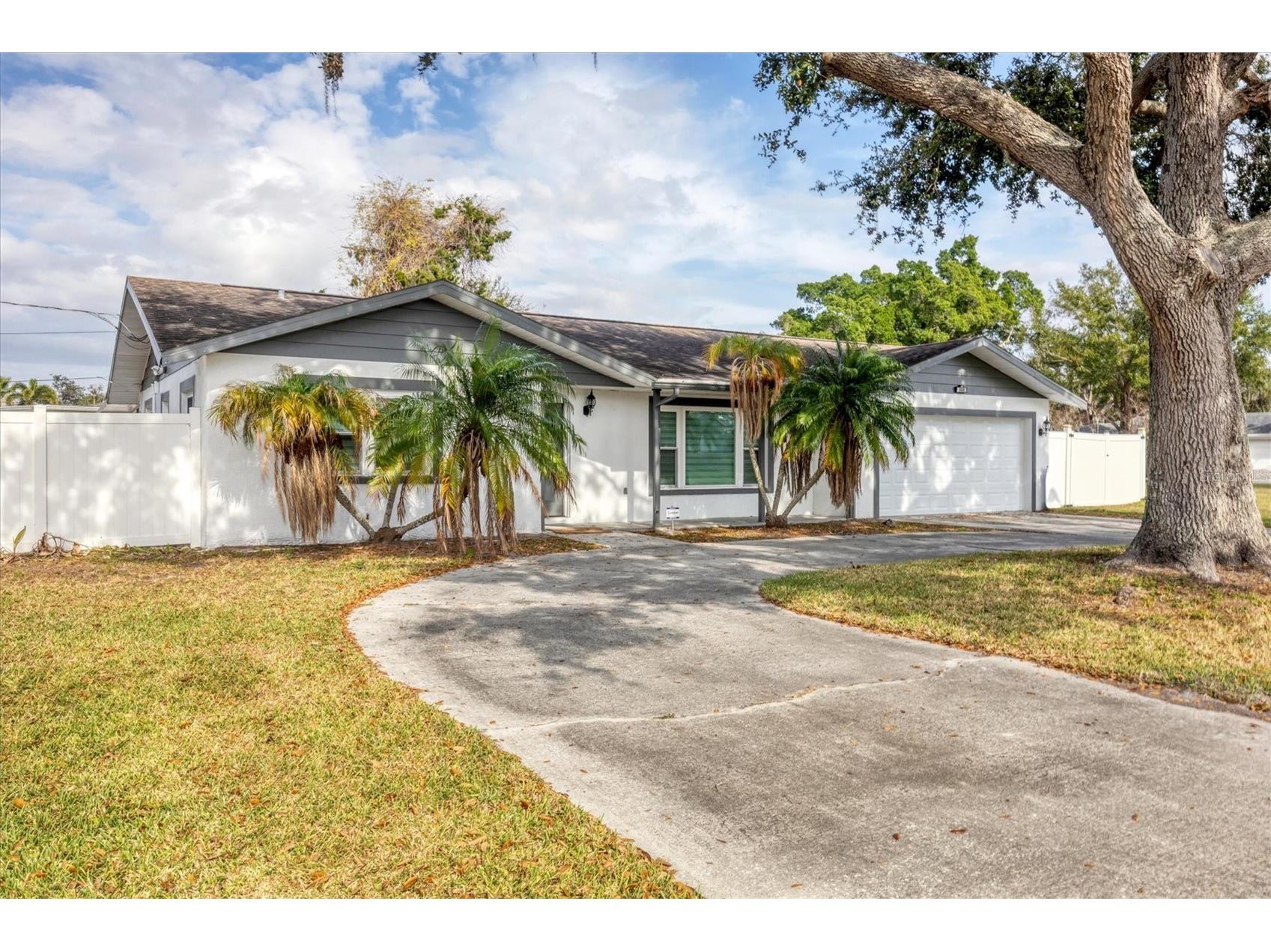 322 Linden Drive Ellenton FL 34222 A4678300 image1