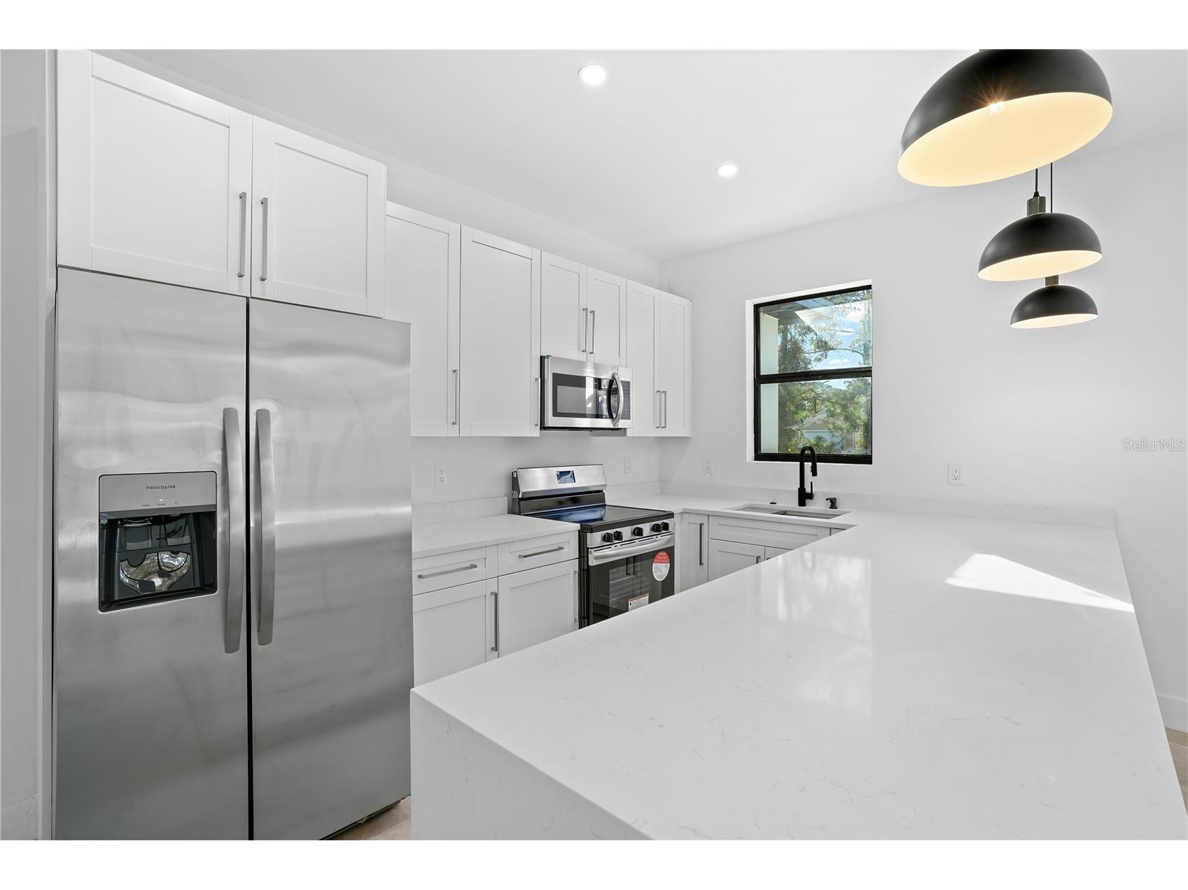 322 Loire Ave S Lehigh Acres FL 33974 A4689073 image2